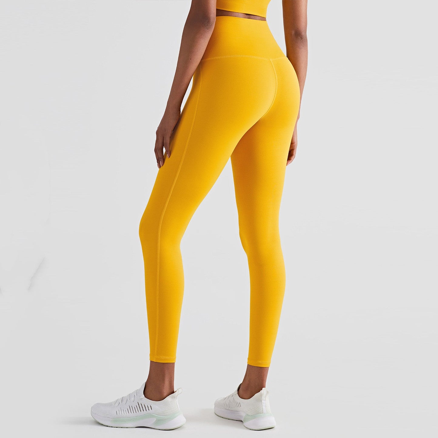 High-waisted Peach Buttocks Fitness Women Wearing Tights With Hips