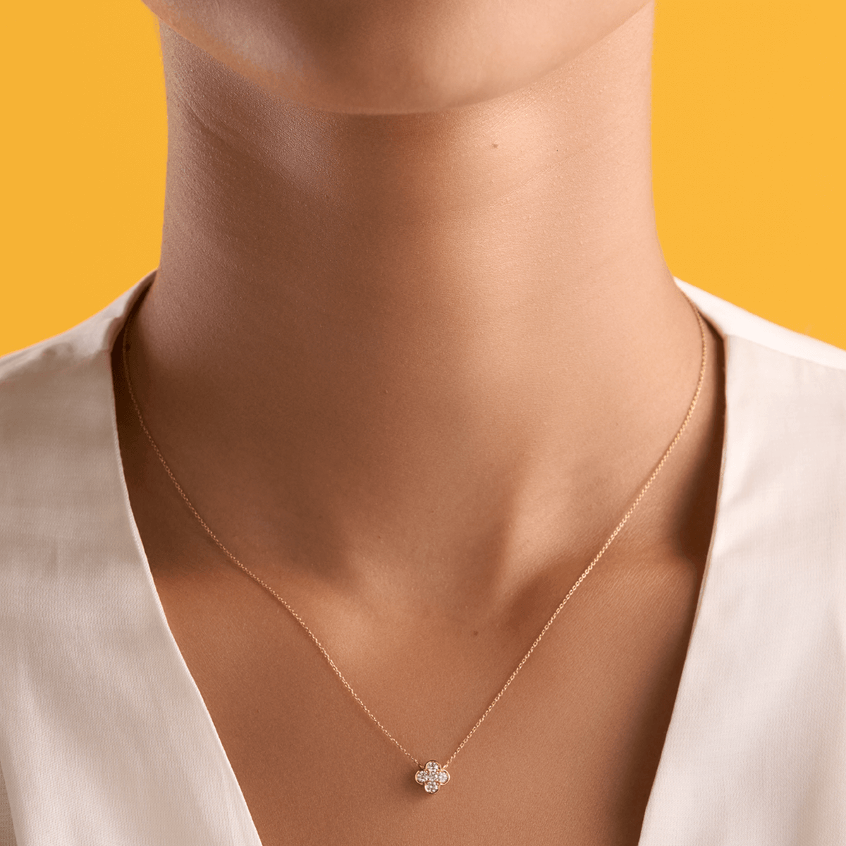 deBoulle Collection Clover Pendant with Diamonds in Yellow Gold