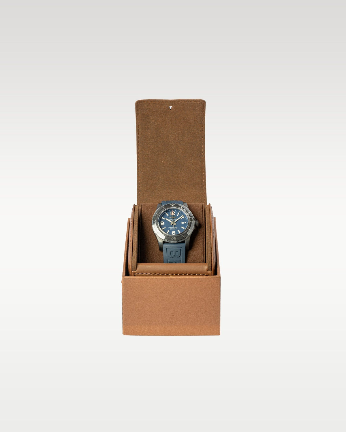 Breitling Superocean M17368