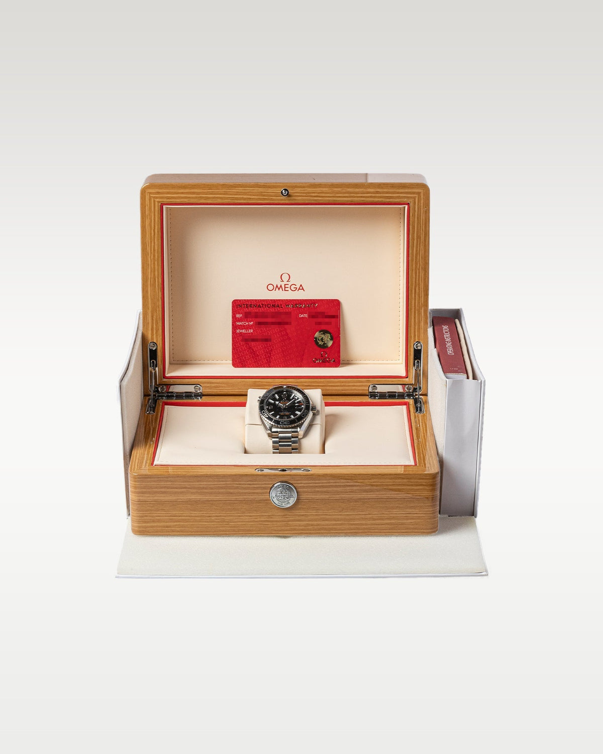 Omega Seamaster Planet Ocean 215.30.40.20.01.001