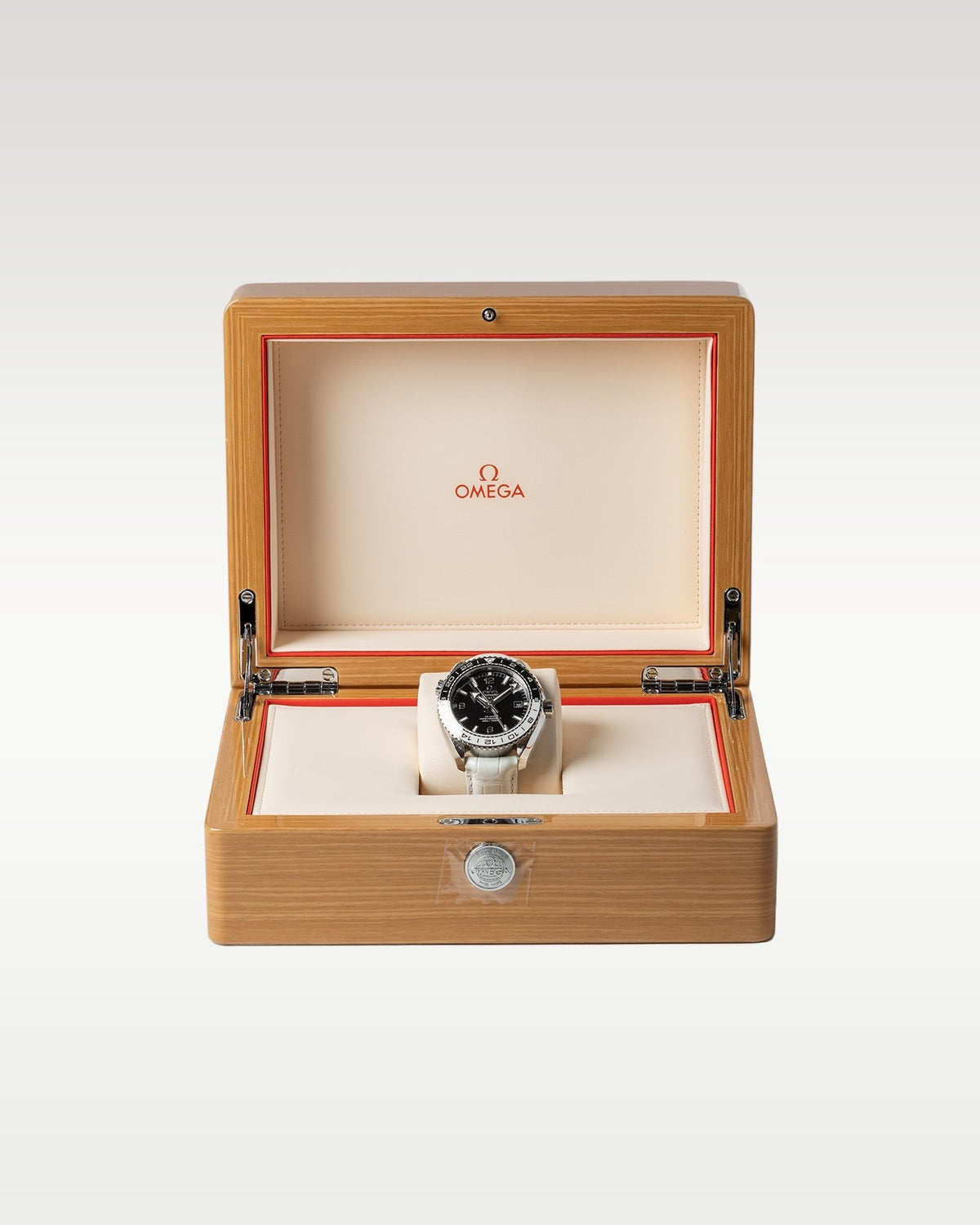 Omega Seamaster Planet Ocean 600M GMT 215.33.44.22.01.001