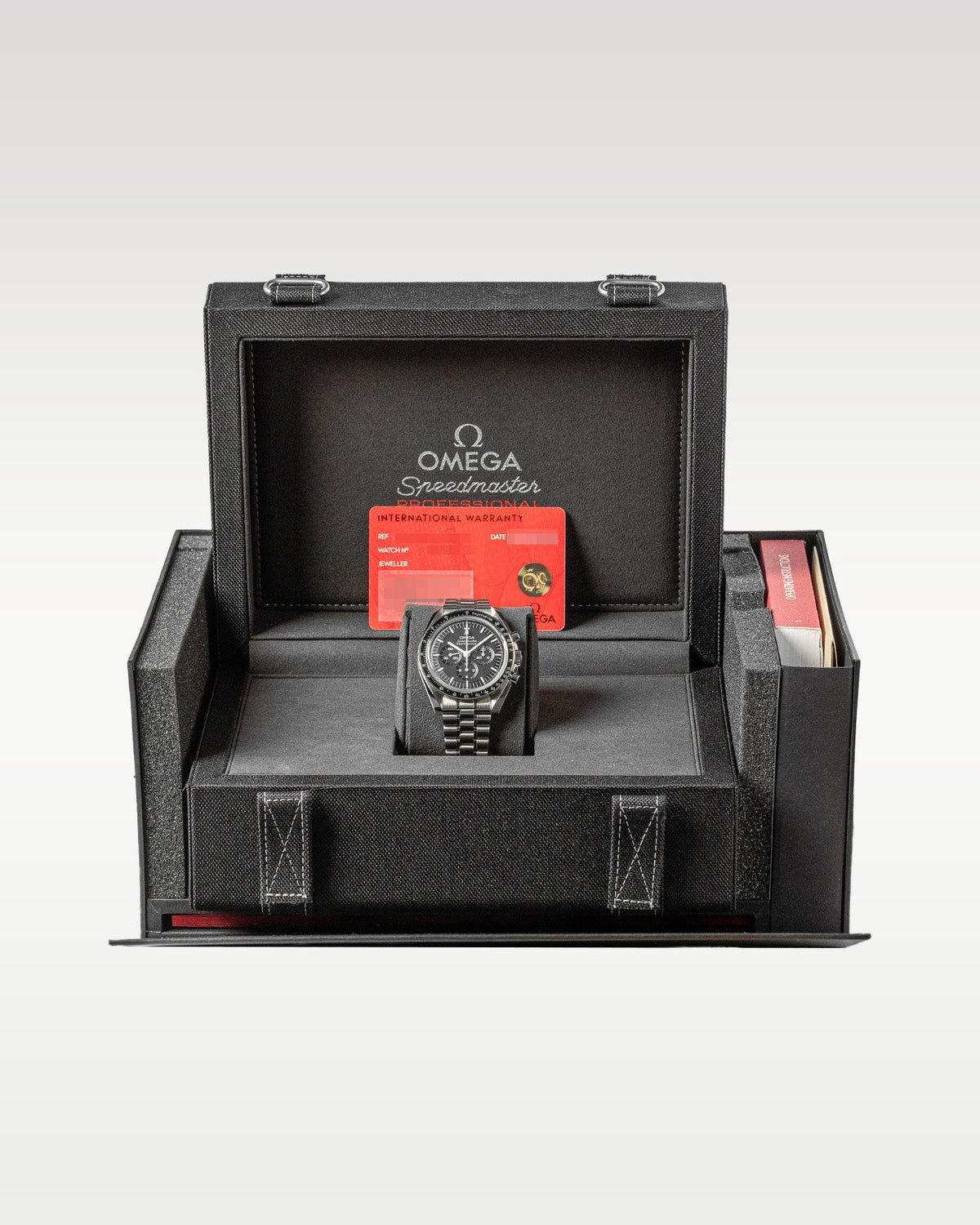Omega Speedmaster Black 31030425001002