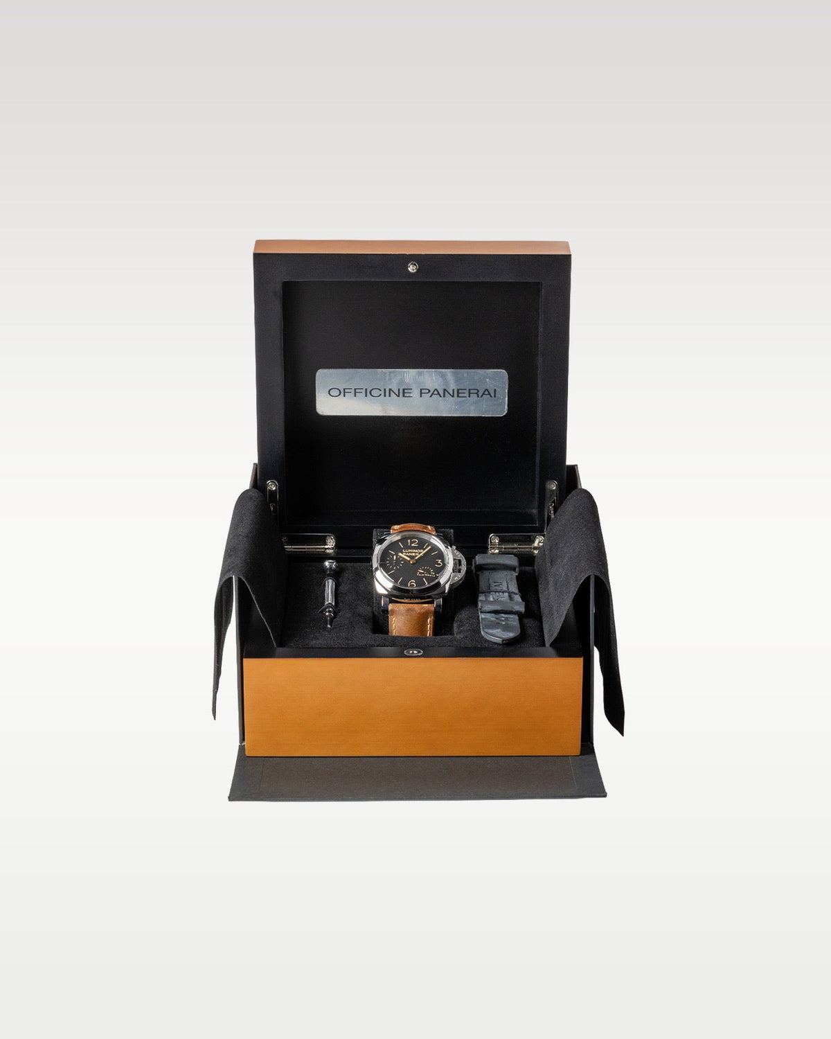 Panerai Luminor 1950 3 Days Power Reserve PAM00423