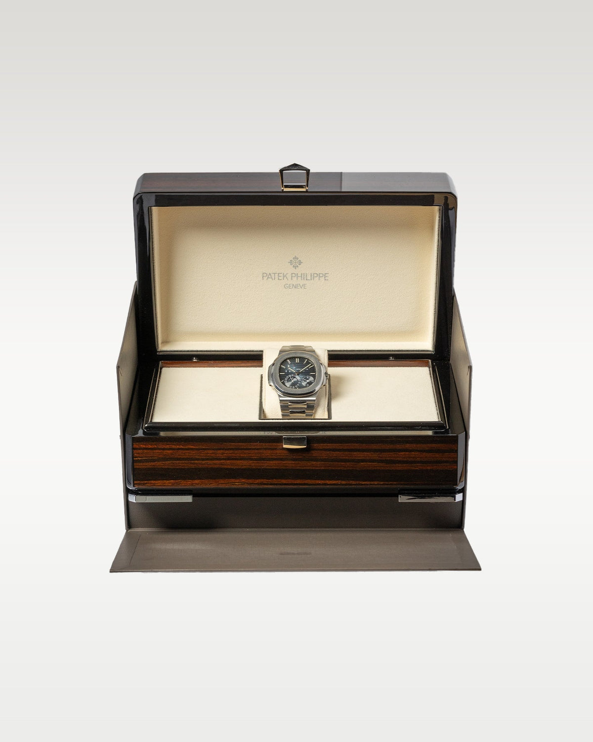 Patek Philippe Nautilus 5712/1A