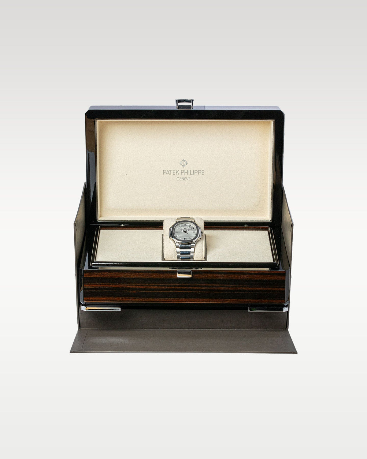 Patek Philippe Nautilus 7118/1A-010