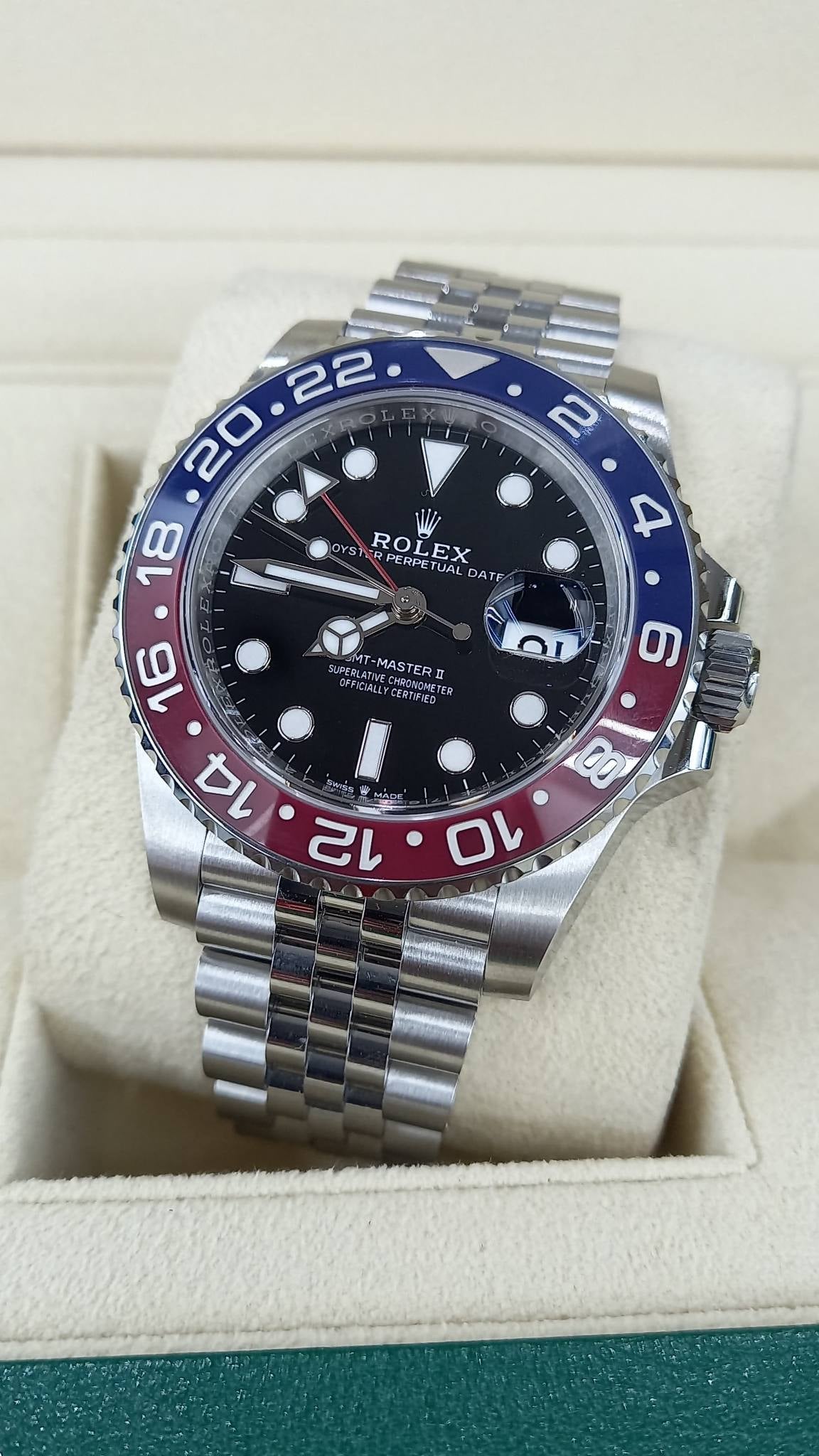 Rolex GMT-Master II Pepsi 126710BLRO-0001