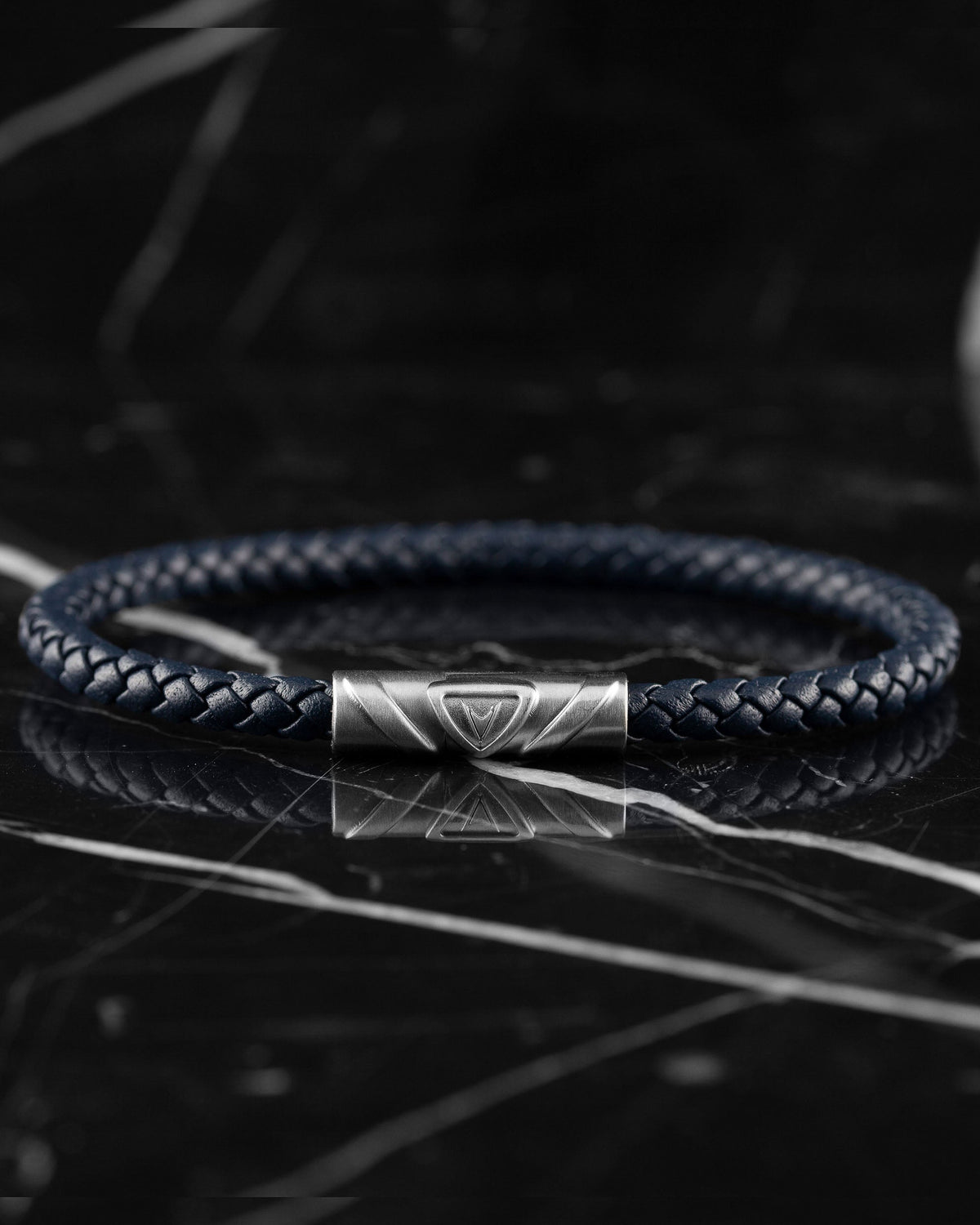 The Delta Single - Navy/Silver