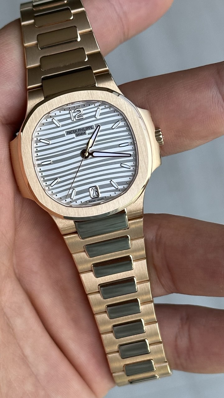 Patek Philippe Nautilus 7118/1R-001
