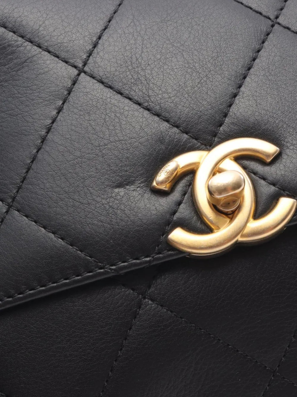 Pre-OwnedCHANEL Pre-Owned2021 Flap matelassquilting chain-strap shoulde bag