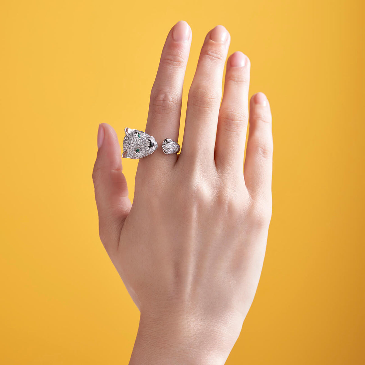 deBoulle Collection Puma Ring in White Gold