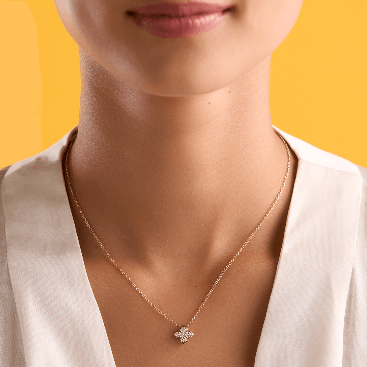 deBoulle Collection Pointed Clover Pendant in Yellow Gold
