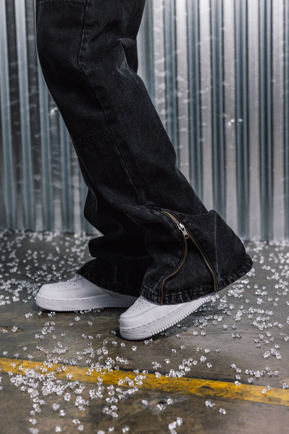 Benir Clothing Zip Flare Denim - Blackout — 28 — Detail View