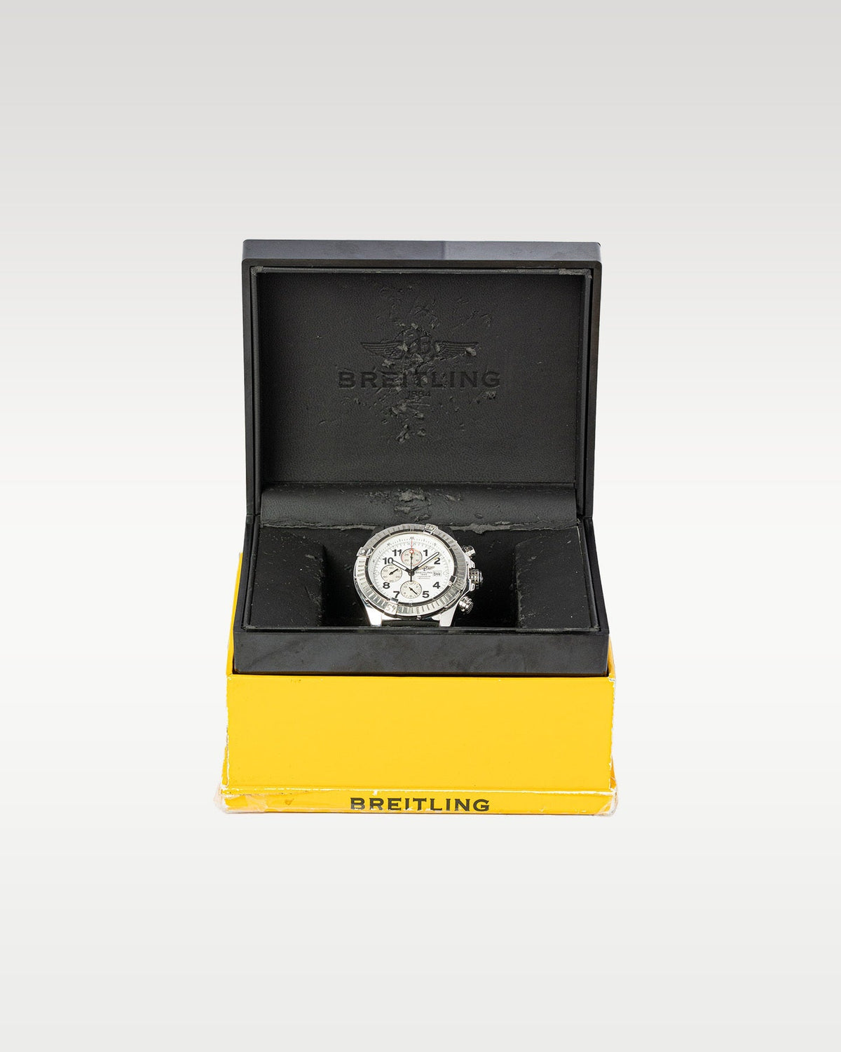 Breitling Super Avenger A13370