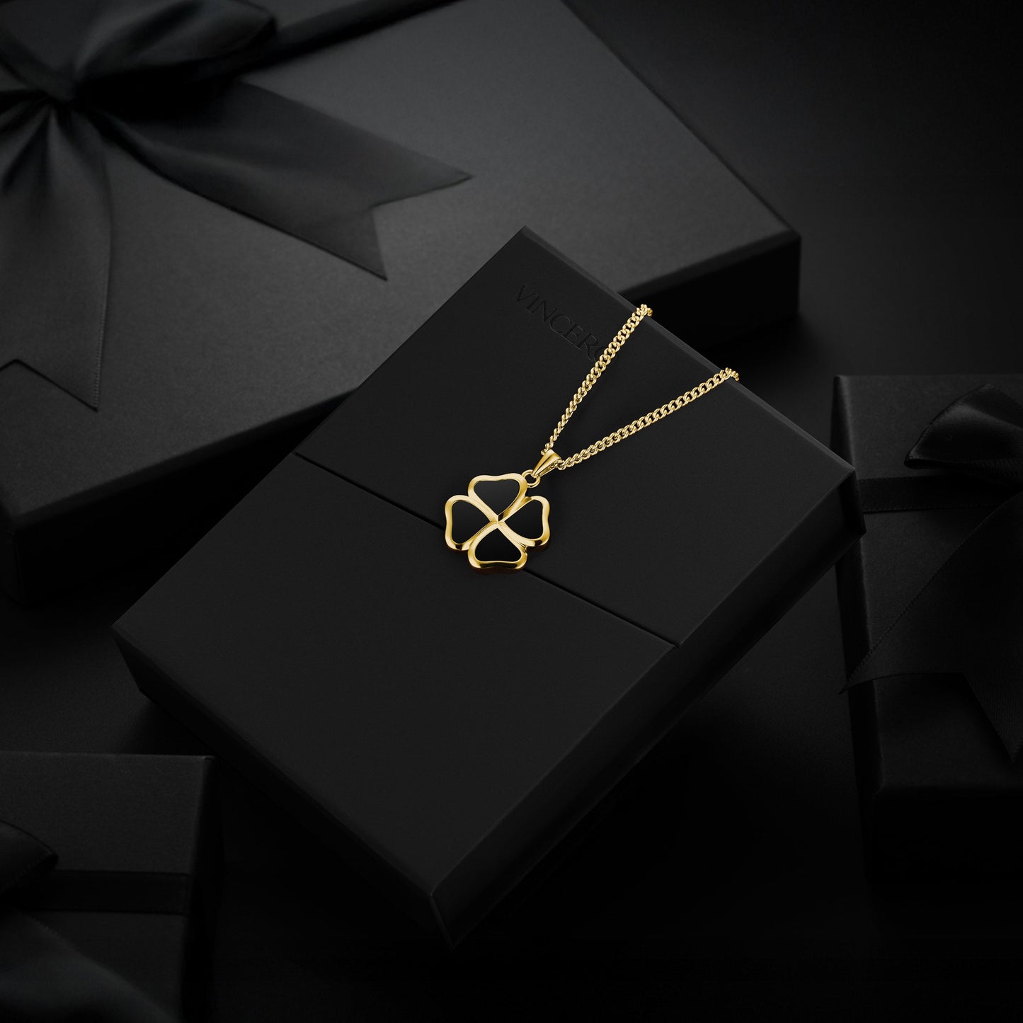 Clover Pendant - 14K Gold Onyx