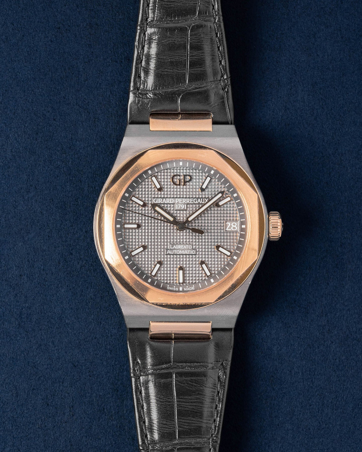 Girard-Perregaux Laureato 81010-26-232-BB6A