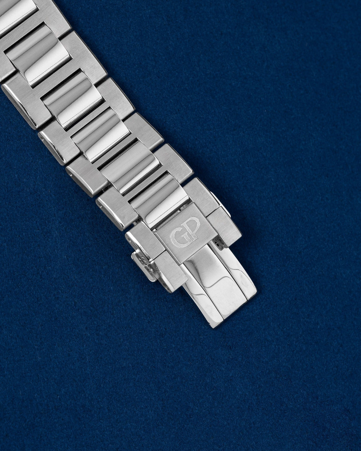Girard-Perregaux Laureato 81020-11-131-11A