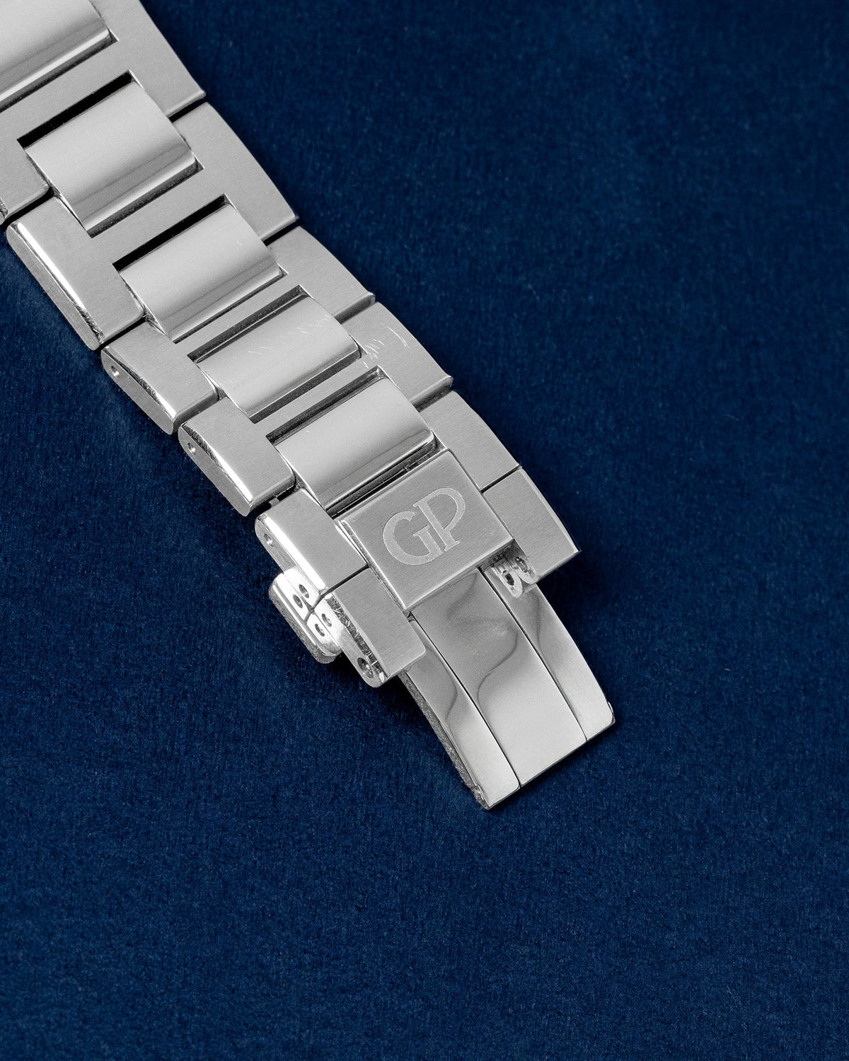 Girard-Perregaux Laureato 81020-11-131-11A