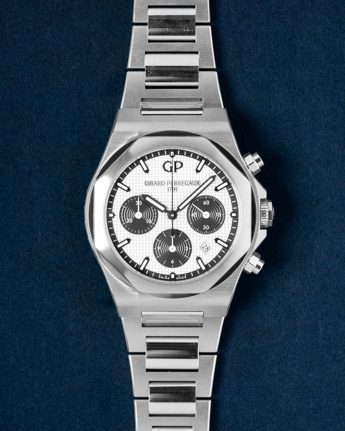 Girard-Perregaux Laureato Chronograph 81020-11-131-11A