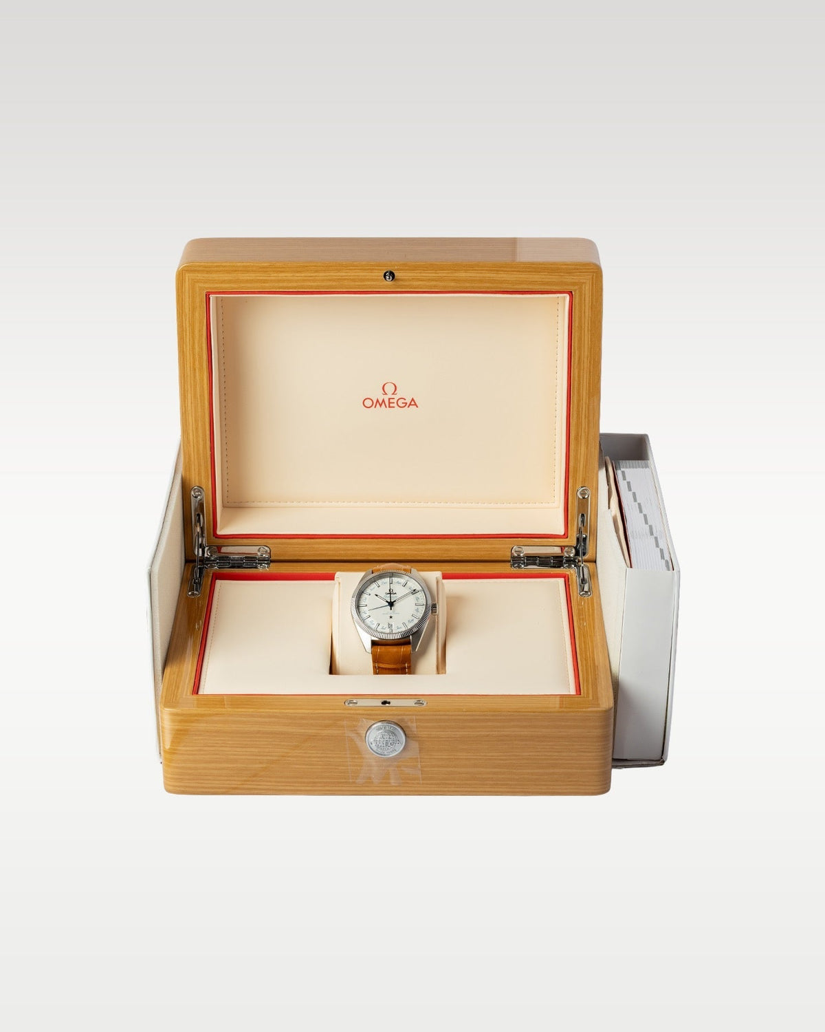 Omega Constellation Globemaster Annual Calendar 130.33.41.22.02.001