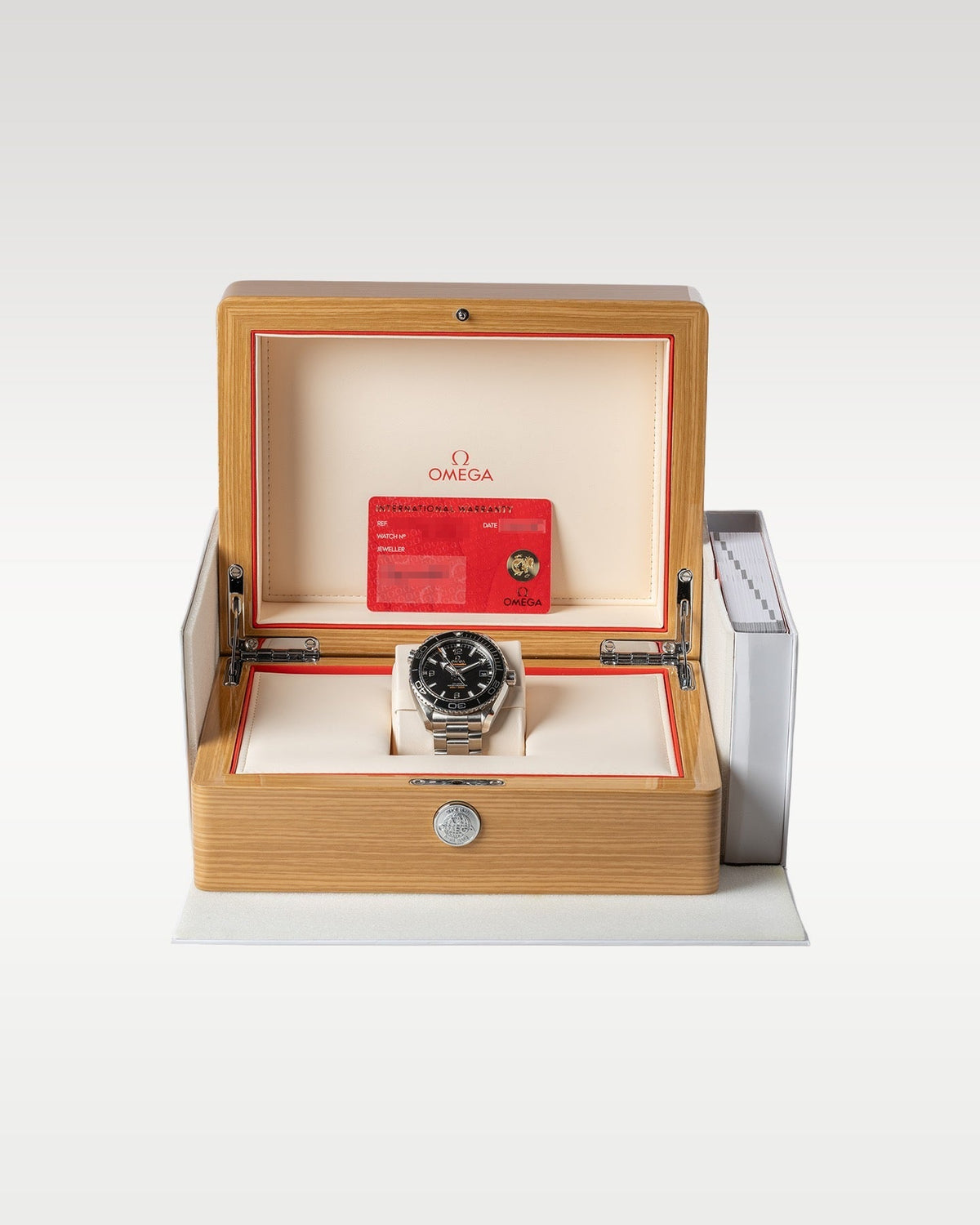 Omega Seamaster Planet Ocean 215.30.44.21.01.001