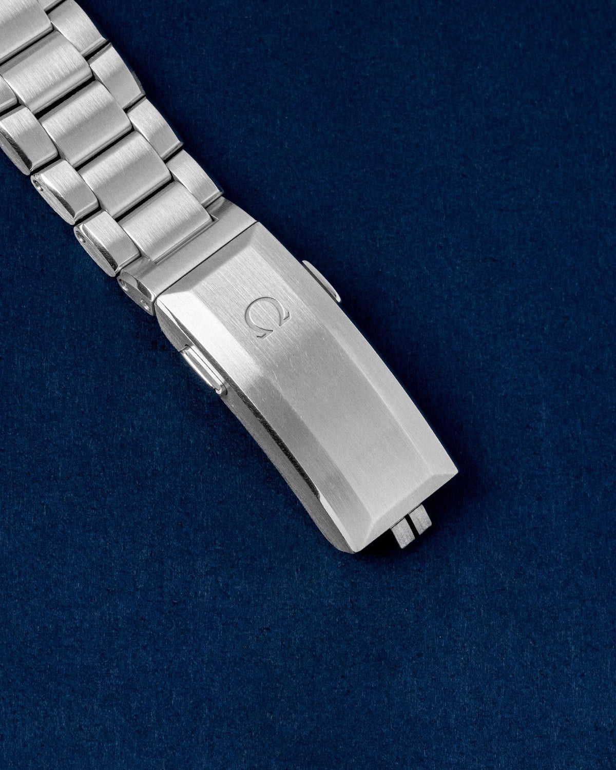Omega Seamaster Planet Ocean 6000m 215.30.46.21.03.002