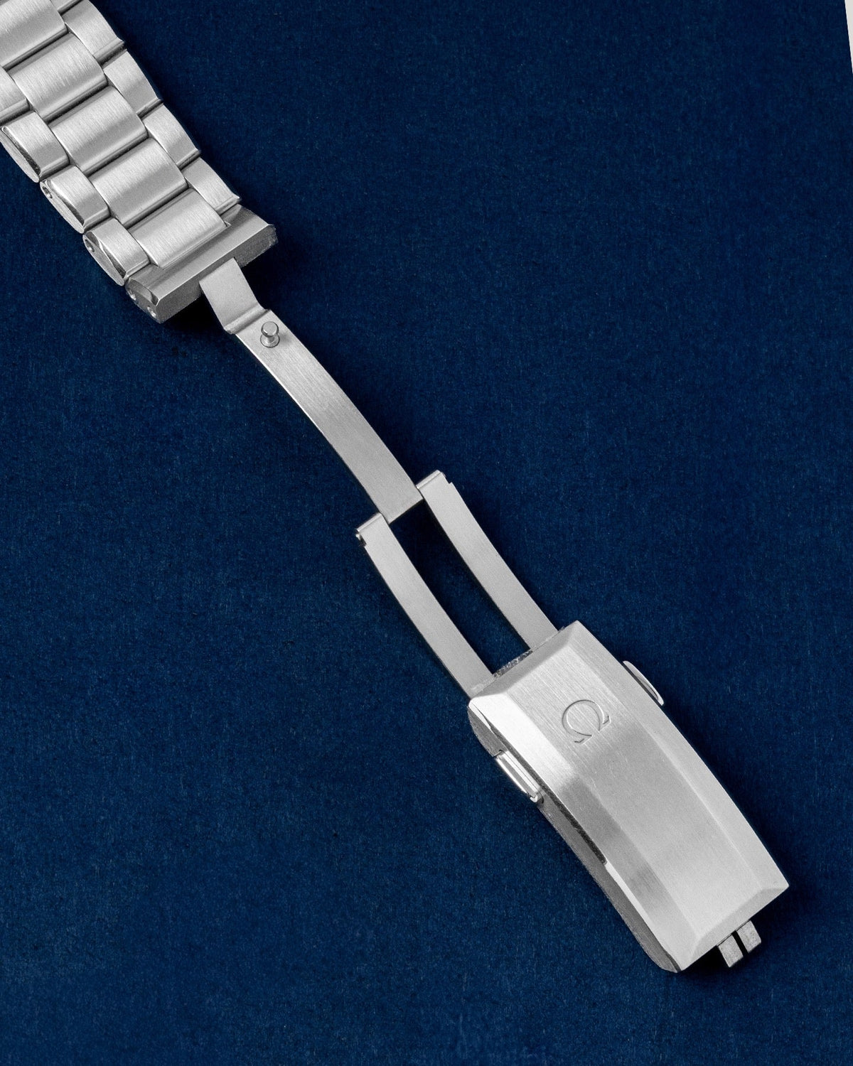 Omega Seamaster Planet Ocean 6000m 215.30.46.21.03.002