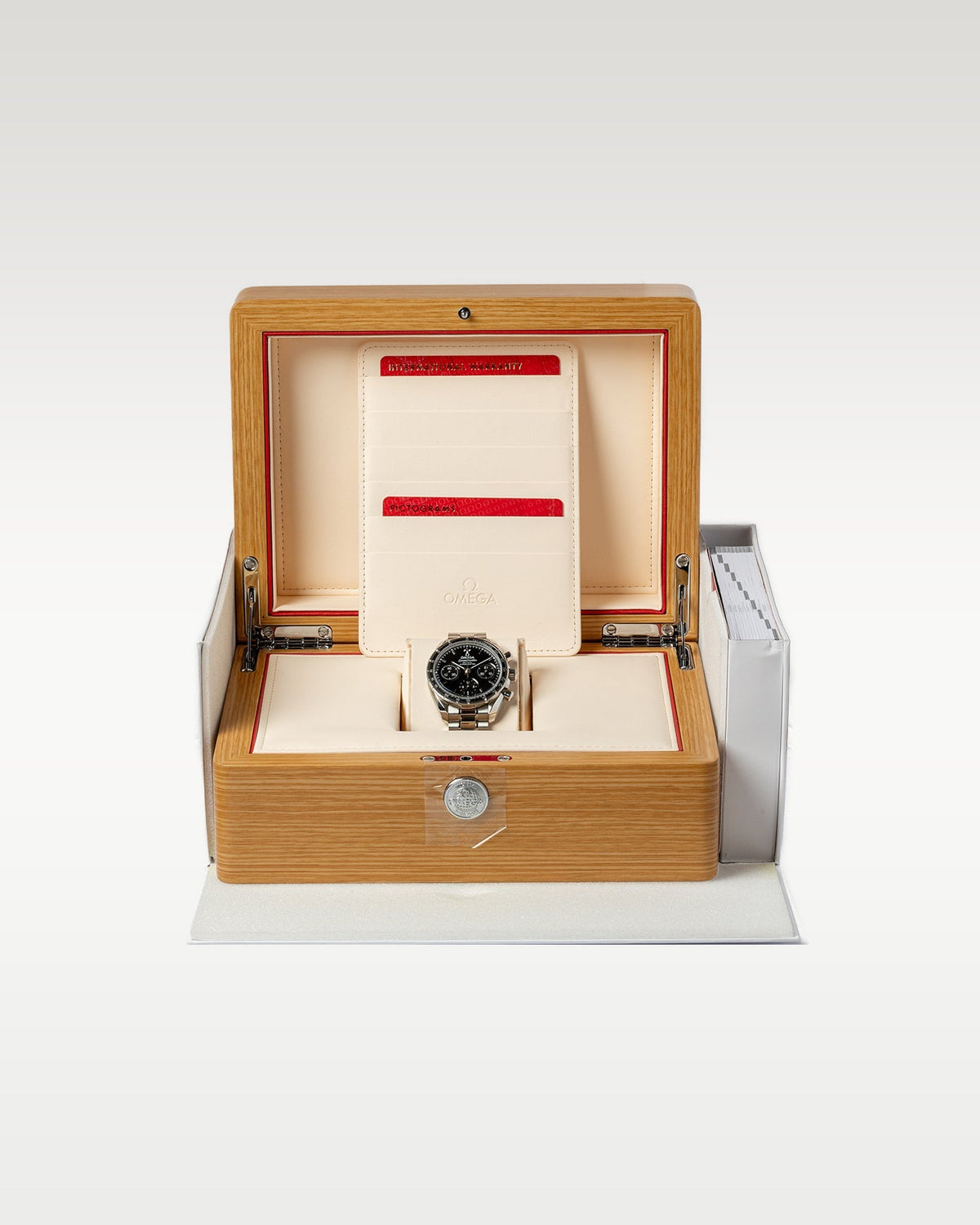 Omega Speedmaster 32430385001001