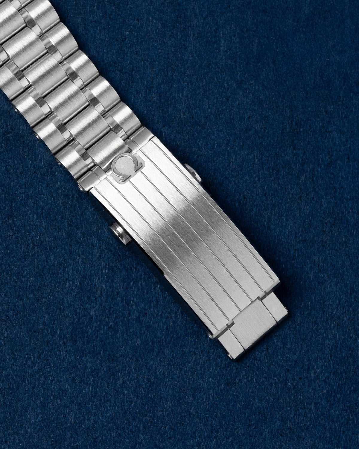 Omega Speedmaster Moonwatch 31030425004001