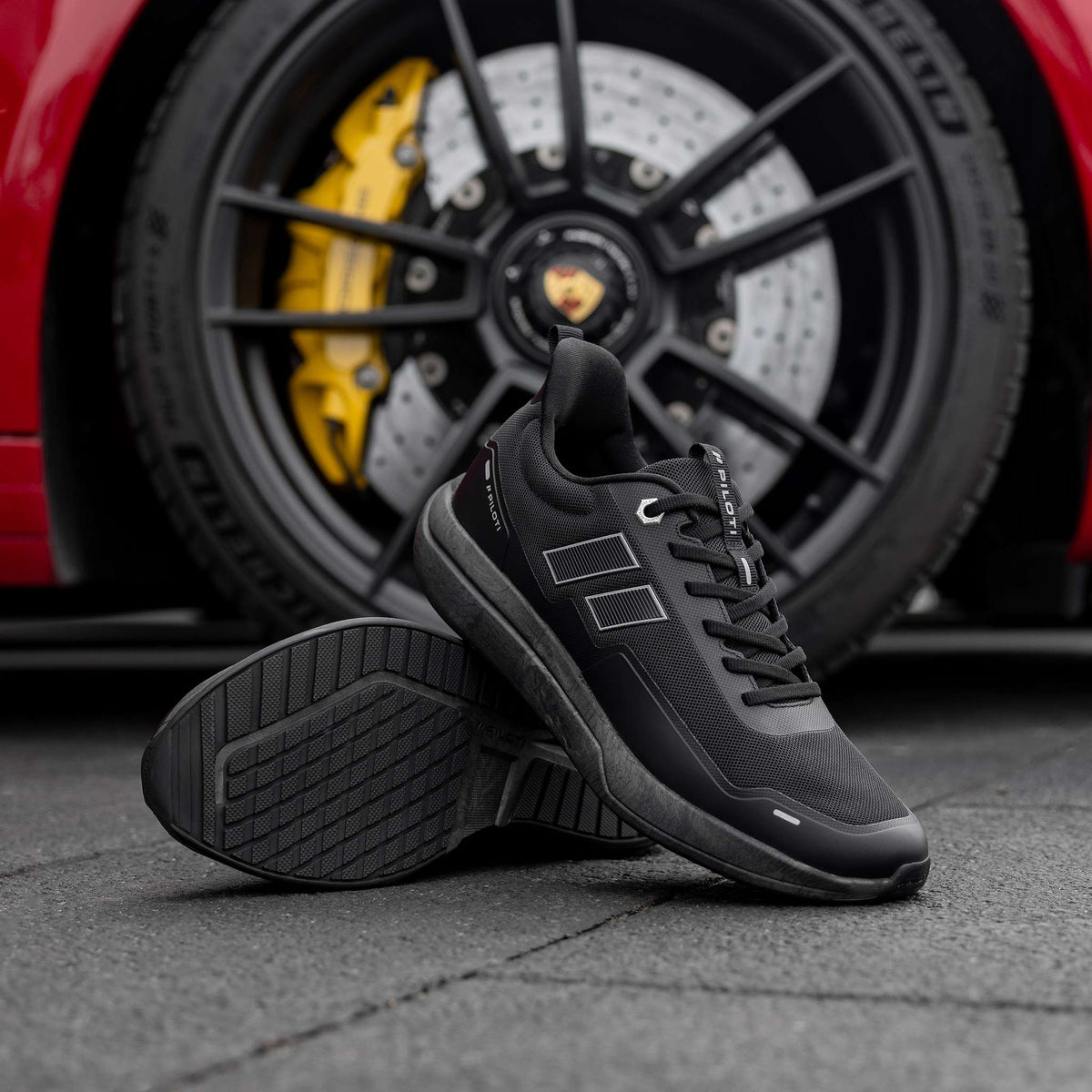 Paddock - Black/Black
