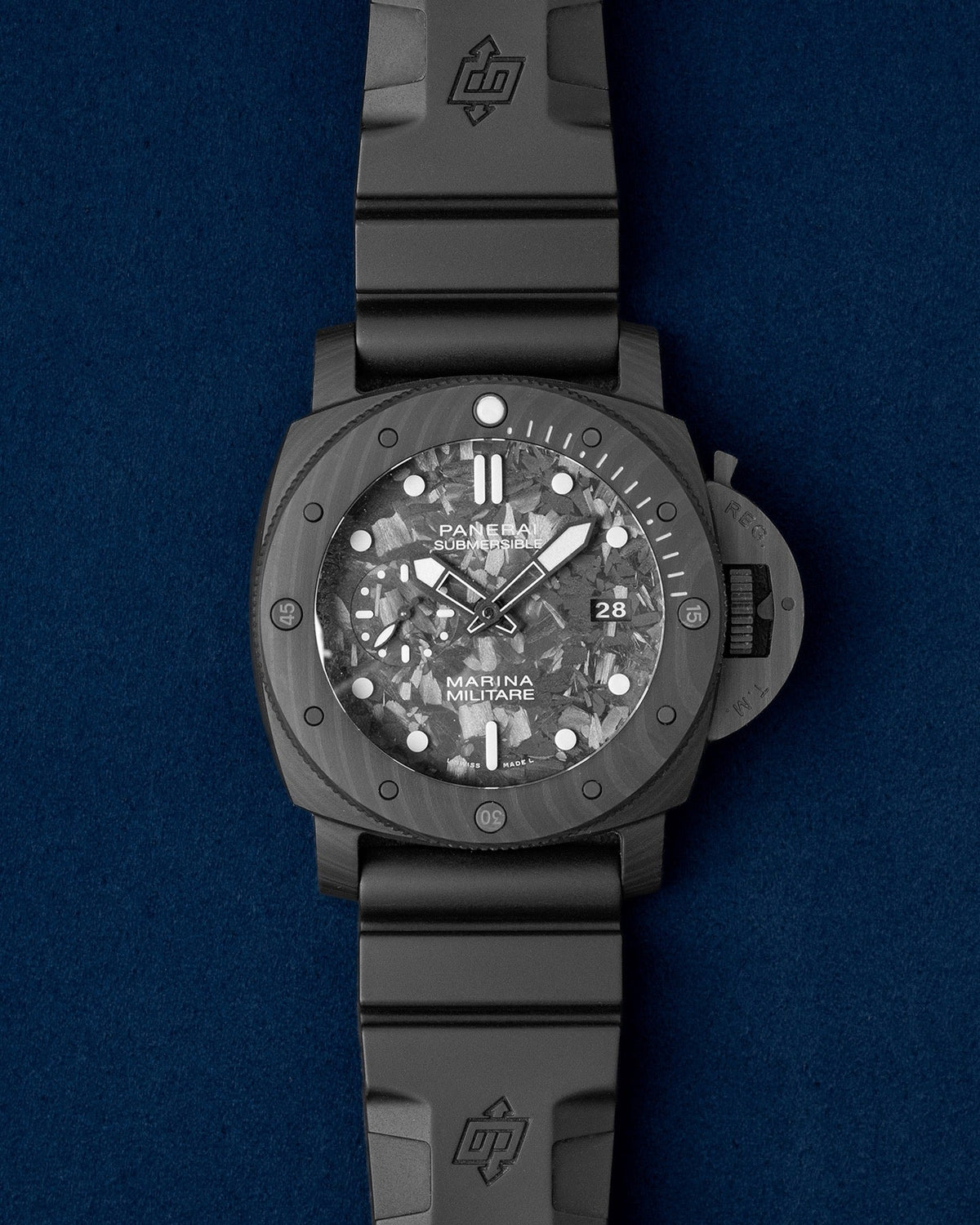 Panerai Luminor Submersible Carbotech PAM 00979