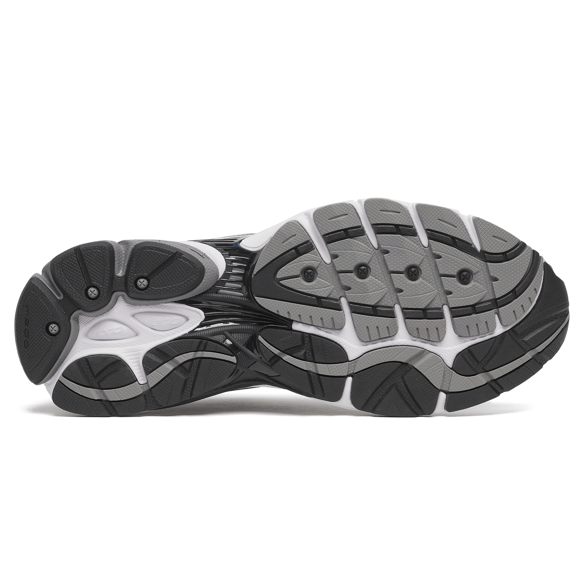 Saucony Progrid Omni 9 'Grey Silver' — UK 1 — Lifestyle View