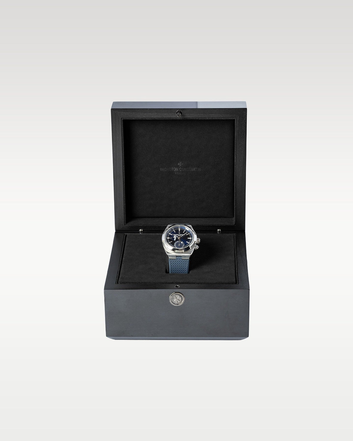 Vacheron Constantin Overseas Dual Time 7900V/110A-B334